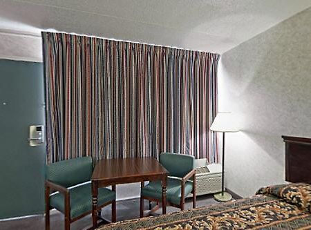 America'S Best Value Inn & Suites - Memphis/Graceland Номер фото